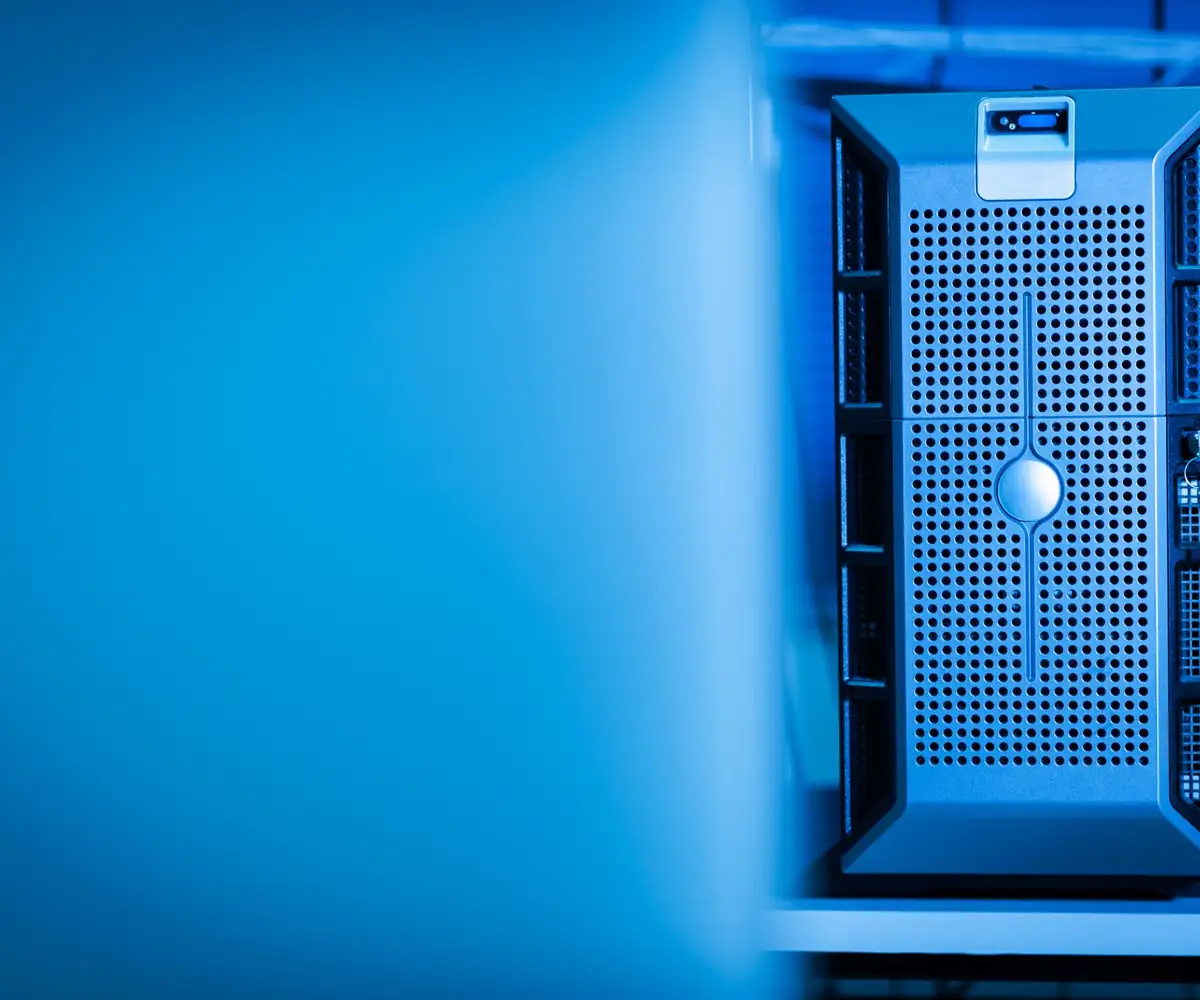 A server unit in a secure data room